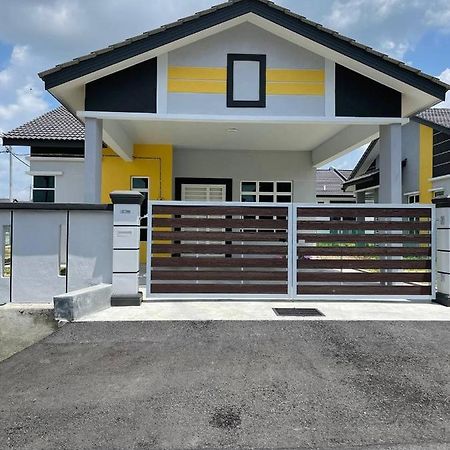 Bungalow Homestay Jasin Malacca Ngoại thất bức ảnh