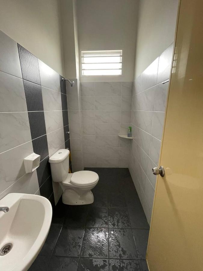 Bungalow Homestay Jasin Malacca Ngoại thất bức ảnh